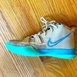 Nike Kyrie 7 Ripple Youth 4Y Basketball Shoes